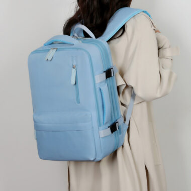  Large Capacity Men's Travel Backpack for Business and Daily Use